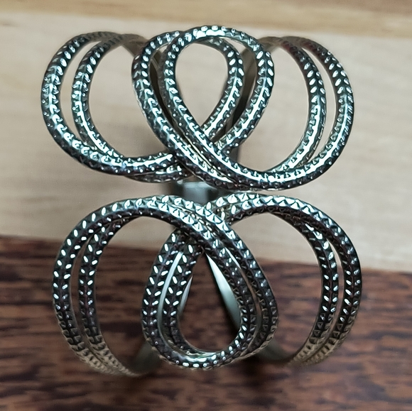 Open Cuff Bracelet Silver Tone - Picture 5 of 12